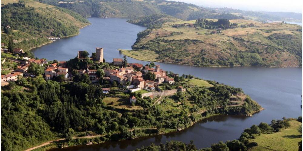 Hebergement A La Campagne - Village En Bord De Lac Saint-Jean-Saint-Maurice-sur-Loire 外观 照片